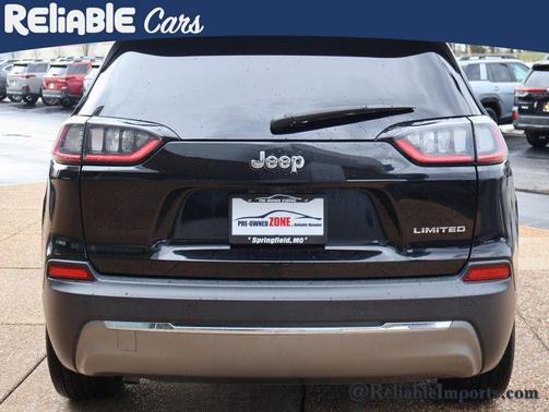Diamond Black Crystal Pearlcoat 2020 Jeep Cherokee Limited