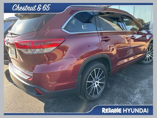 Salsa Red Pearl 2017 Toyota Highlander SE