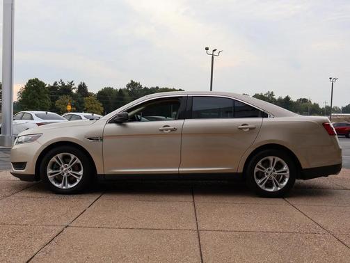 2018 Ford Taurus SE