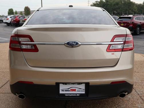 2018 Ford Taurus SE