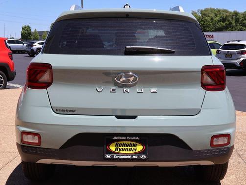Mirage Green 2026 Hyundai VENUE SEL