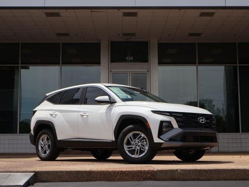 Serenity White Pearl 2026 Hyundai TUCSON SE