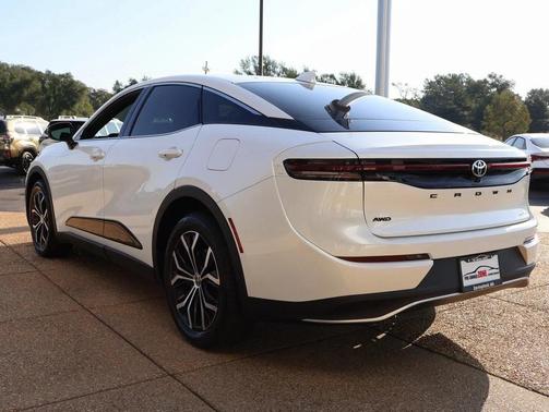 2023 Toyota Crown XLE