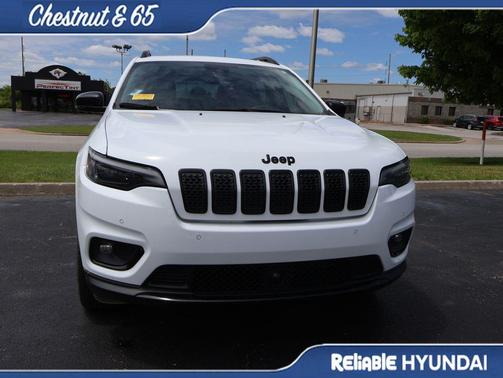 Bright White 2023 Jeep Cherokee Altitude