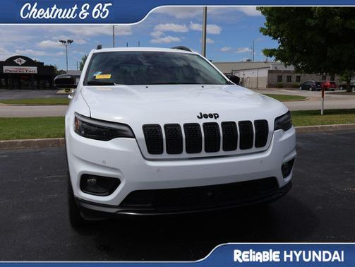 Bright White 2023 Jeep Cherokee Altitude