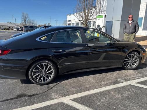 2021 Hyundai SONATA Limited