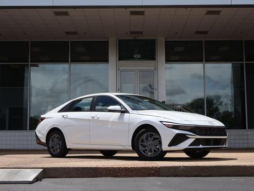 Serenity White Pearl 2026 Hyundai ELANTRA HEV Blue