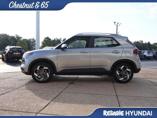 Shimmering Silver 2025 Hyundai VENUE SEL
