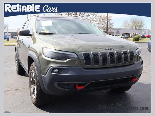 Olive Green Pearlcoat 2019 Jeep Cherokee Trailhawk