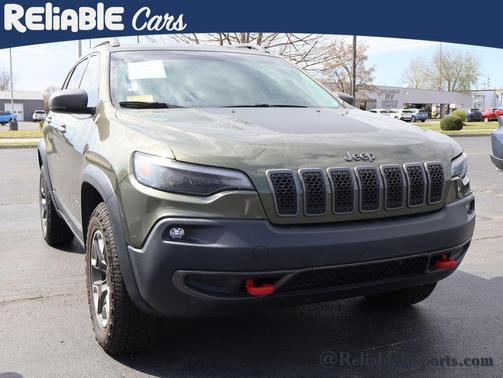 Olive Green Pearlcoat 2019 Jeep Cherokee Trailhawk
