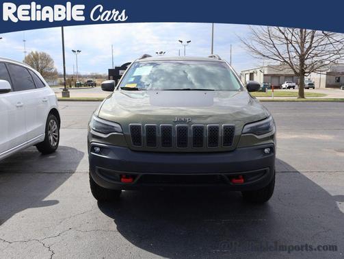 Olive Green Pearlcoat 2019 Jeep Cherokee Trailhawk