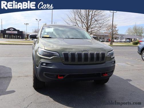 Olive Green Pearlcoat 2019 Jeep Cherokee Trailhawk