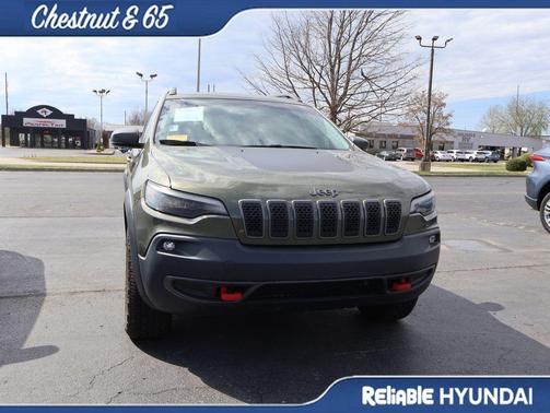 Olive Green Pearlcoat 2019 Jeep Cherokee Trailhawk