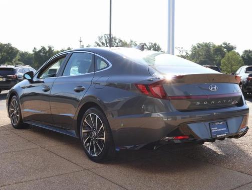 2022 Hyundai SONATA Limited