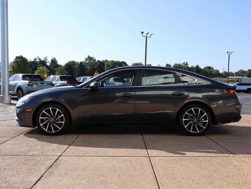 2022 Hyundai SONATA Limited
