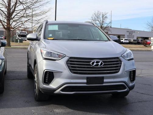 2018 Hyundai SANTA FE SE