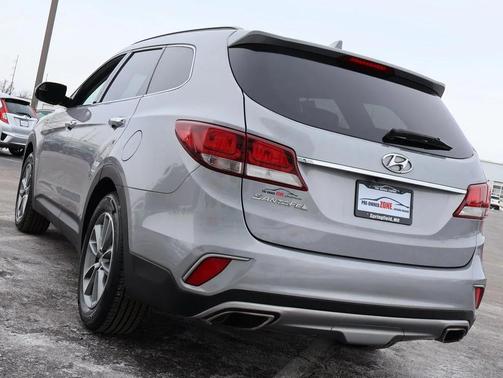 2018 Hyundai SANTA FE SE