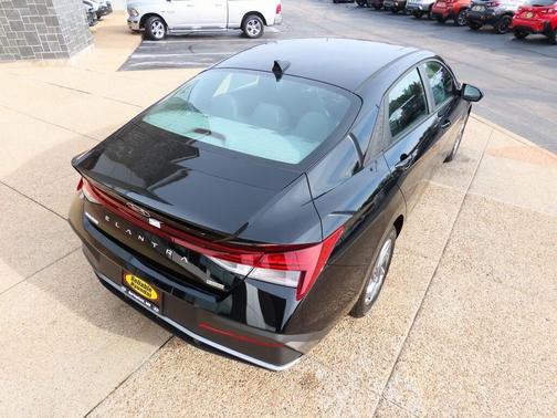 2025 Hyundai ELANTRA HEV Blue