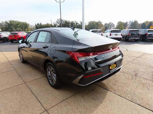 2025 Hyundai ELANTRA HEV Blue