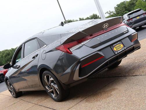 Ecotronic Gray 2026 Hyundai ELANTRA Limited