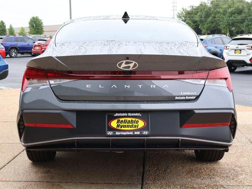 Ecotronic Gray 2026 Hyundai ELANTRA Limited