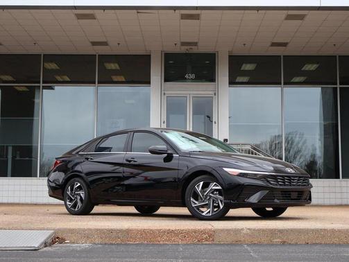 2026 Hyundai ELANTRA Limited