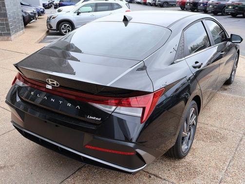 Abyss Black 2026 Hyundai ELANTRA Limited