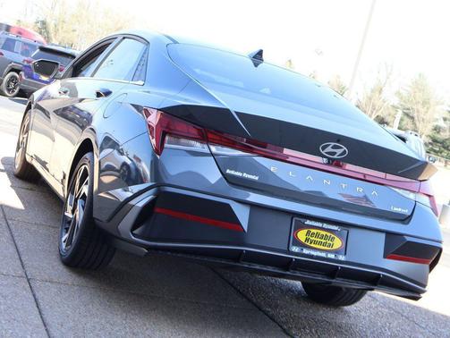 Ecotronic Gray 2026 Hyundai ELANTRA Limited