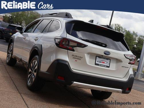 Crystal White Pearl 2023 Subaru Outback Limited
