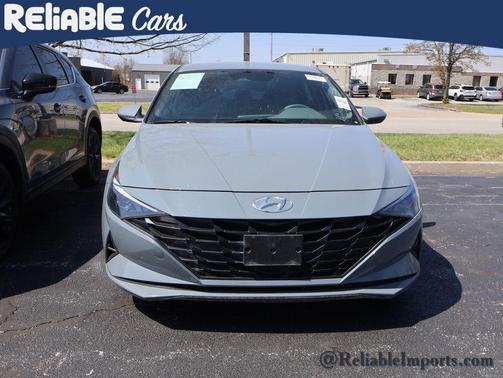 2022 Hyundai ELANTRA SEL