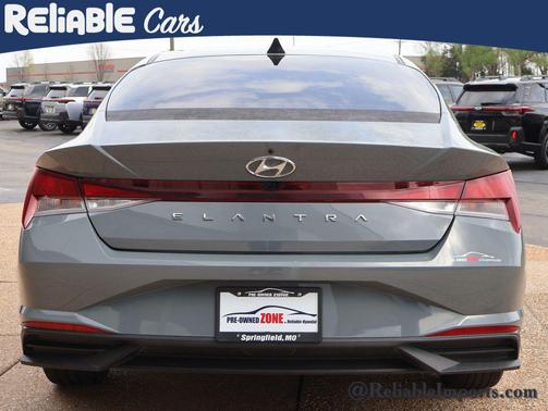 2022 Hyundai ELANTRA SEL