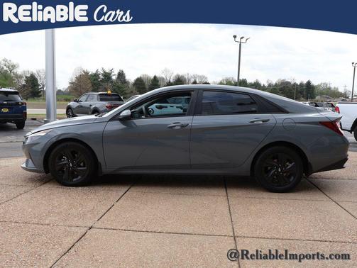 2022 Hyundai ELANTRA SEL