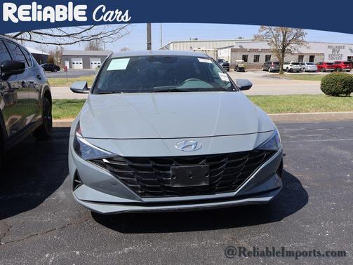 2022 Hyundai ELANTRA SEL