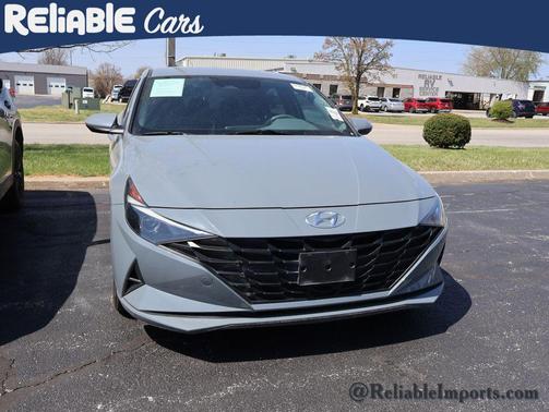 2022 Hyundai ELANTRA SEL