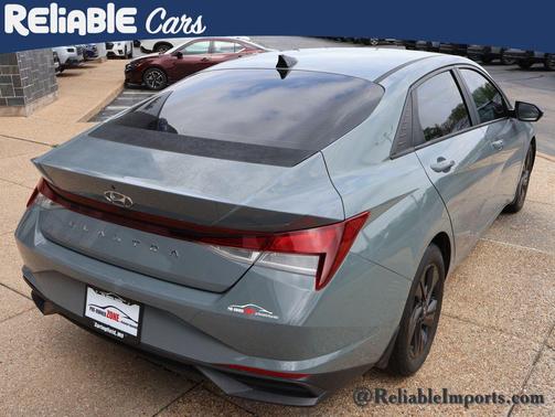 2022 Hyundai ELANTRA SEL