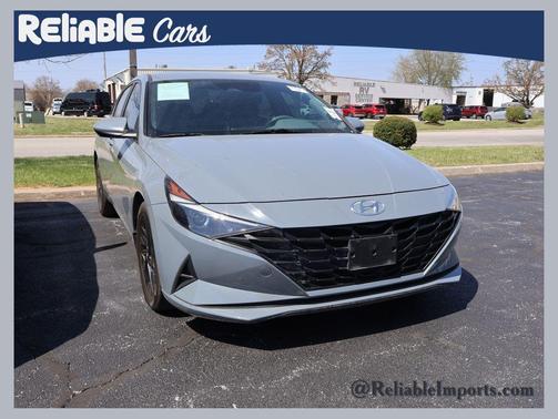 2022 Hyundai ELANTRA SEL
