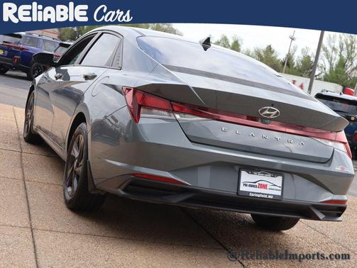 2022 Hyundai ELANTRA SEL