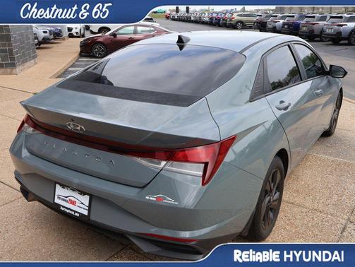 2022 Hyundai ELANTRA SEL