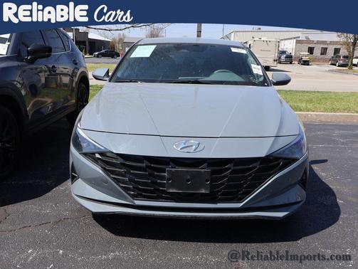 2022 Hyundai ELANTRA SEL