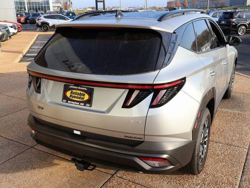 Shimmering Silver 2026 Hyundai TUCSON XRT