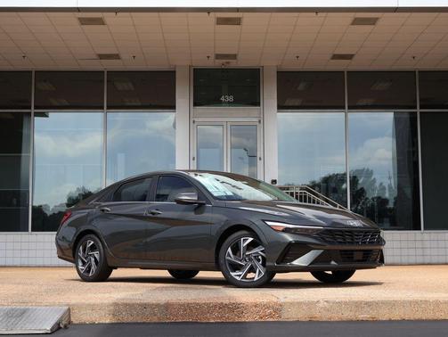 Amazon Gray 2026 Hyundai ELANTRA Limited