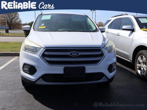 Oxford White 2017 Ford Escape SE