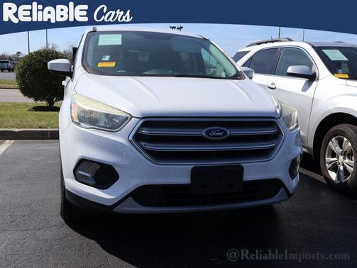 Oxford White 2017 Ford Escape SE