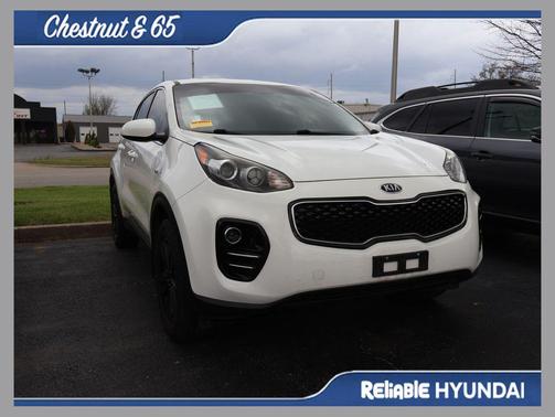 Clear White 2019 Kia Sportage LX