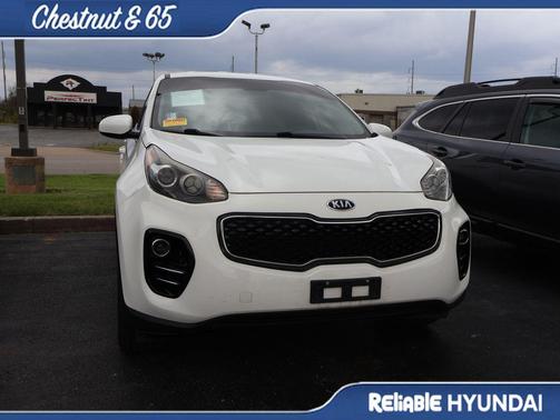 Clear White 2019 Kia Sportage LX