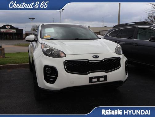 Clear White 2019 Kia Sportage LX