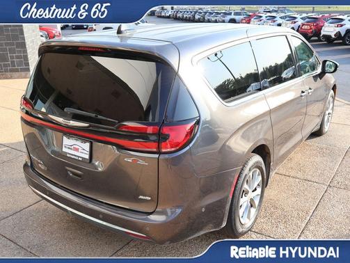 Granite Crystal 2023 Chrysler Pacifica Touring L