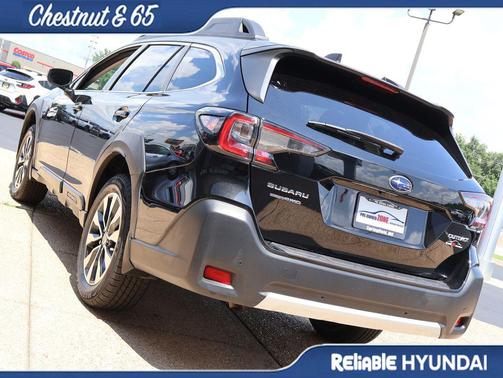 Crystal Black Silica 2023 Subaru Outback Limited