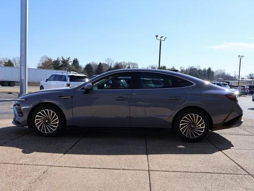 2026 Hyundai SONATA Hybrid SE