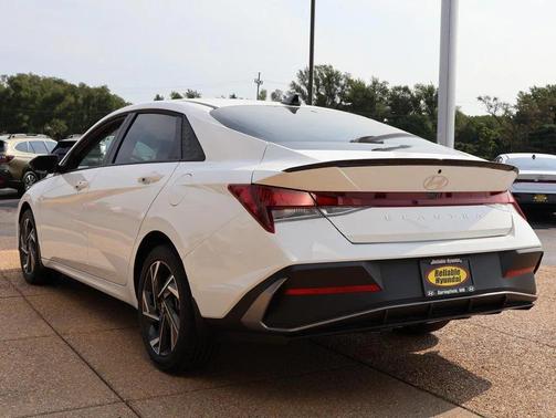 2025 Hyundai ELANTRA Sport